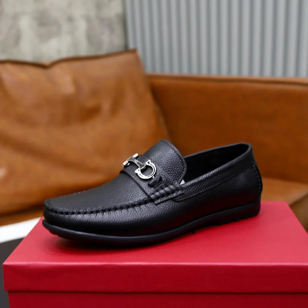 Men's shoes: 260🙅‍♂️🙅‍♂️🙅‍♂️Niuli Brand: Ferragamo Standard code: Men's code 38/44 (45 customized) Grade: Same as the official website Material: Original imported cowhide leather lining Original wear-resistant lightweight outsole Style category: Men's casual slip-on shoes Distinguished luxury brand elements top luxury Color: Actual picture color